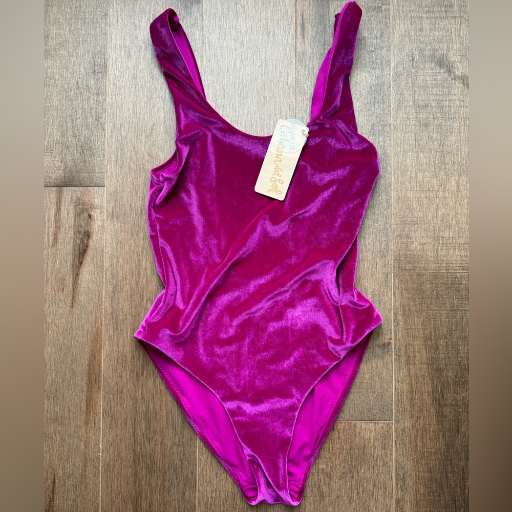 NWT GORGEOUS velvet-like magenta swim 😍 🌊